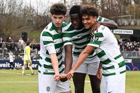 Flávio Gonçalves, Salvador Blopa e Zaid Bafdili criaram muitos problemas à defesa alemã - Foto: Sporting CP