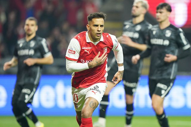 Sul-americano é preponderante na manobra ofensiva dos guerreiros e está cada vez mais goleador - Foto: Hugo Delgado/LUSA