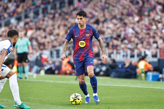 Barcelona já pensa no futuro de Cancelo