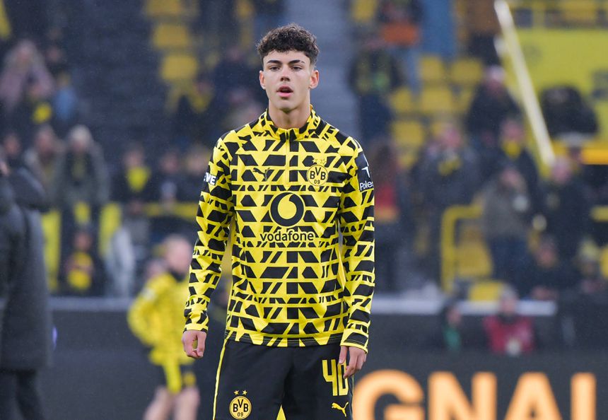 Samuele Inacio trocou a Atalanta pelo Borussia Dortmund