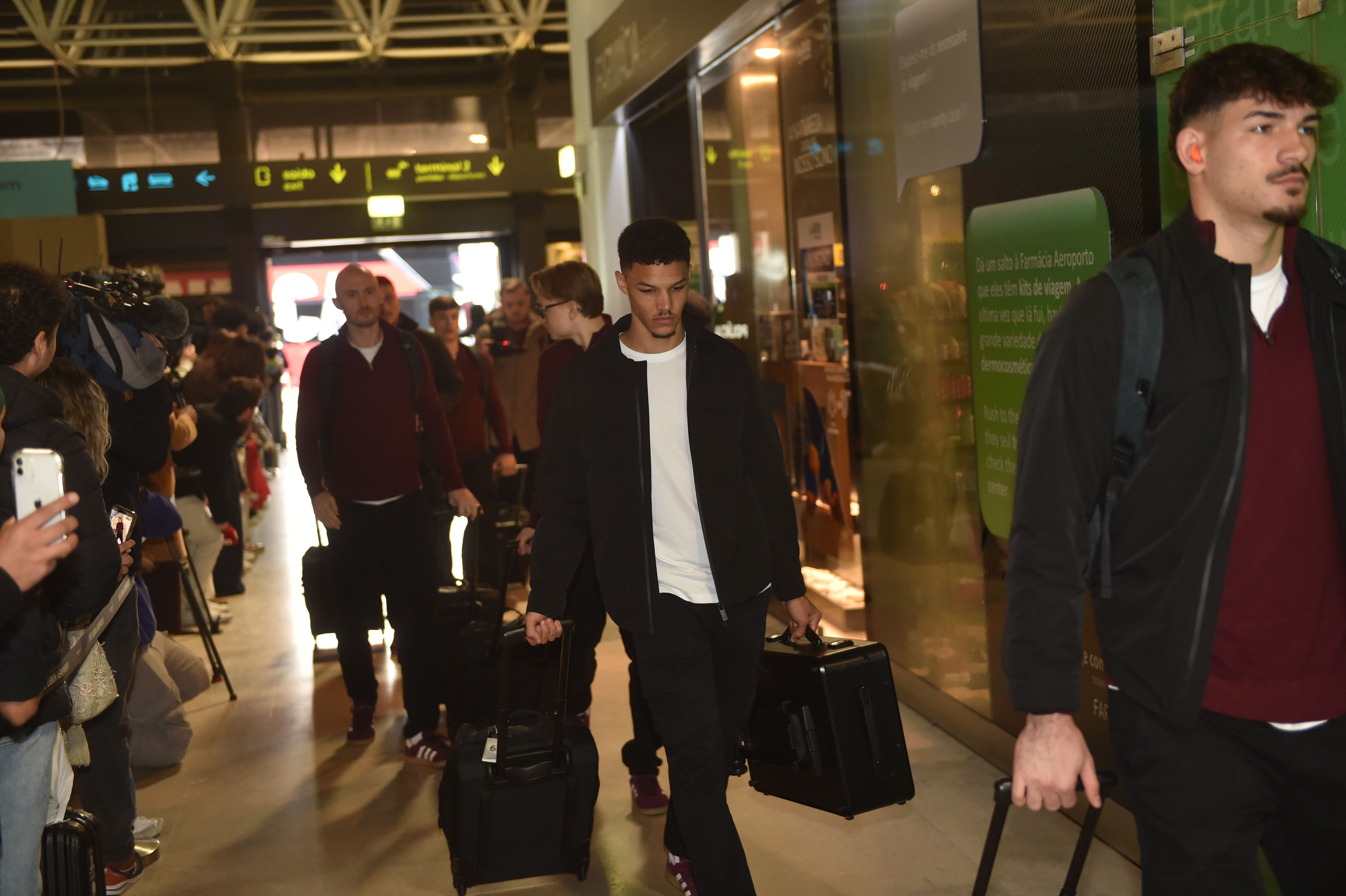 Alexander Bah, outro dos jogadores em destaque (também faturou) no encontro anterior - Foto: Miguel Nunes