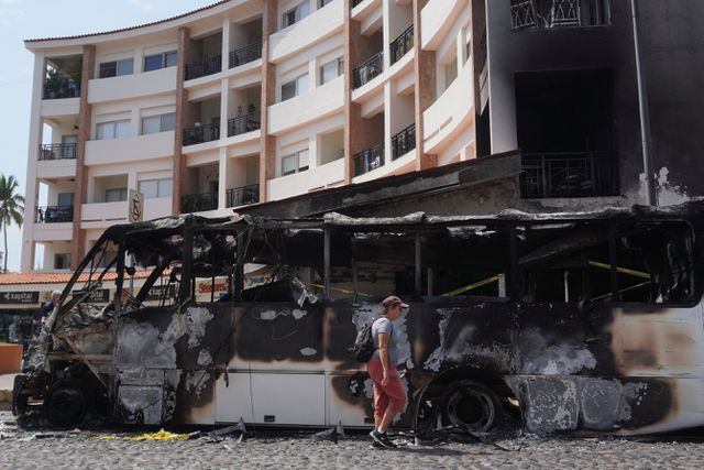Violência e destruição por todo o México após morte de El Mencho, líder do Cartel de Jalisco - Foto: EPA