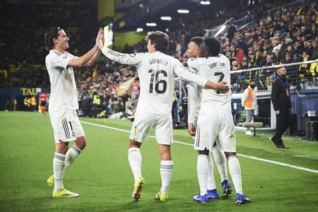 Jogadores do Real Madrid celebram golo