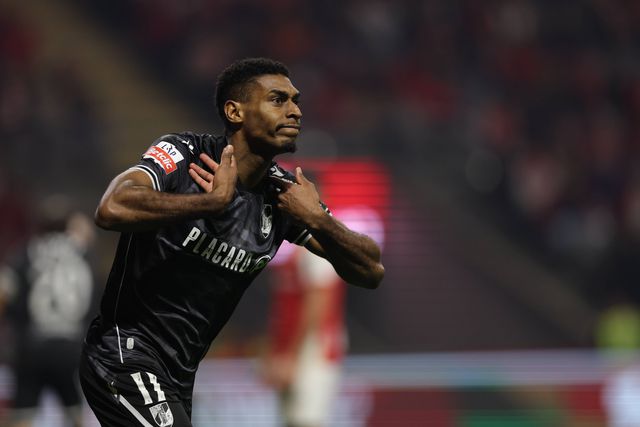 V. Guimarães: Gustavo Silva sacudiu o 'mau-olhado'