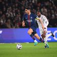 Hakimi em ação pelo PSG