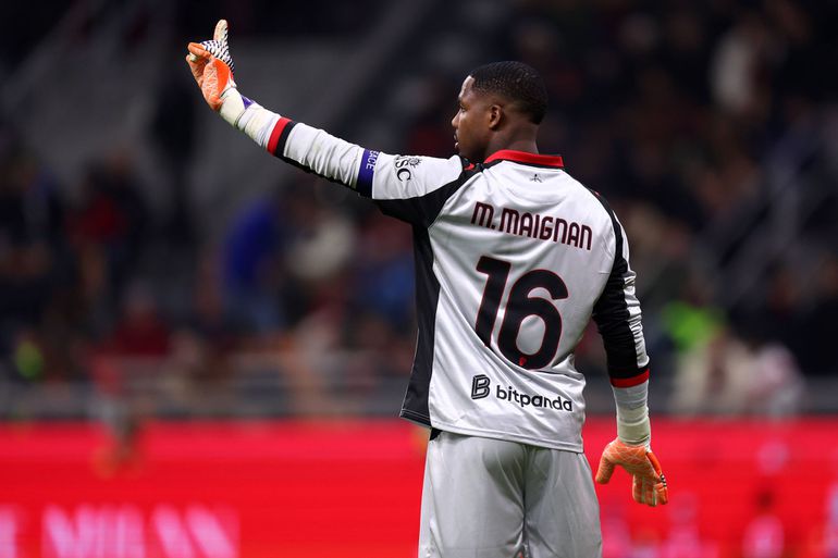 17.º - Mike Maignan, Milan (25 jogos/10 sem sofrer golos)