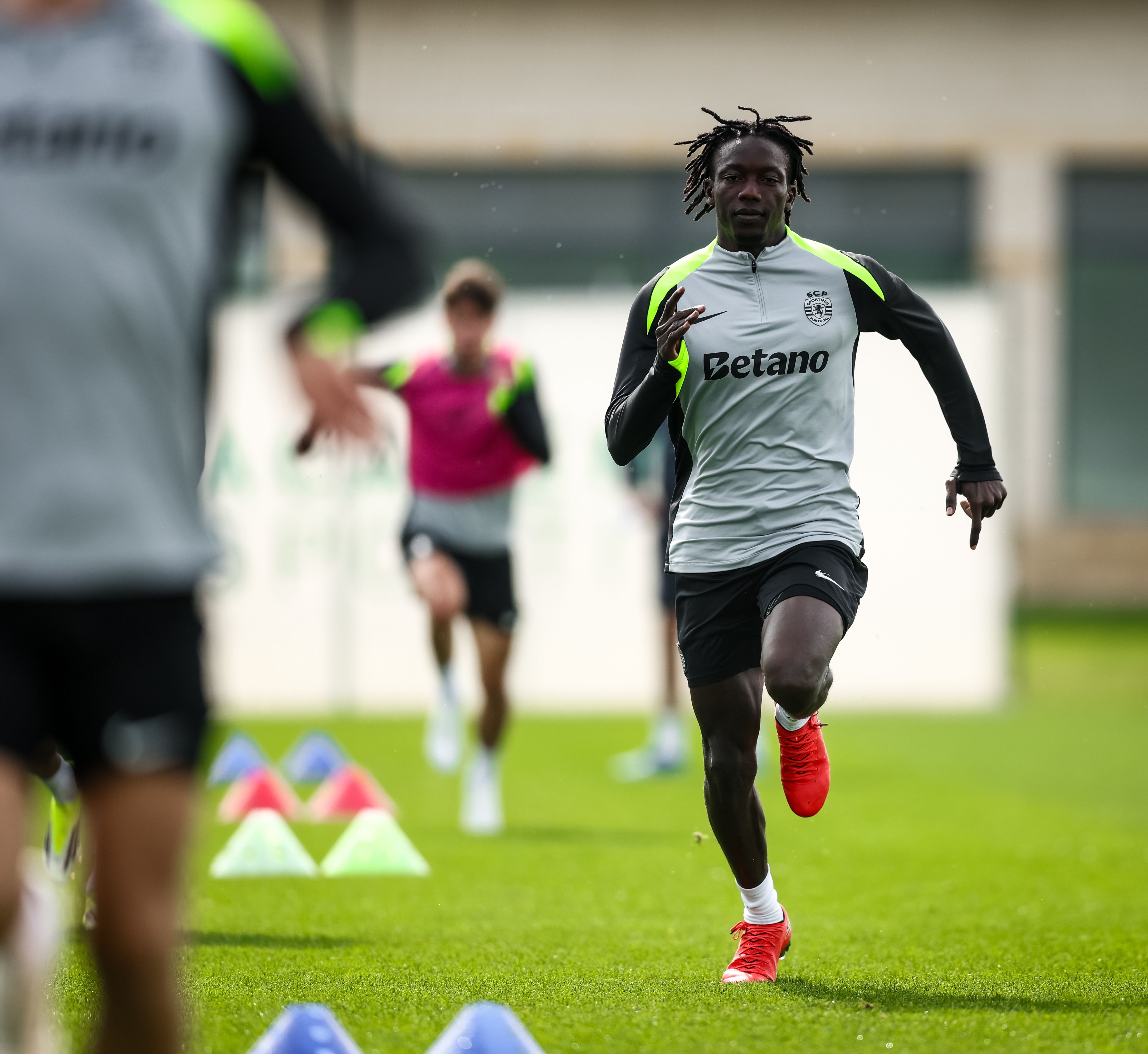 Faye em velocidade - Foto: Sporting CP