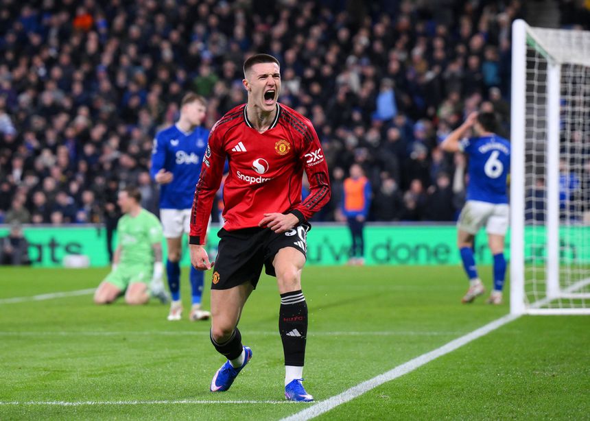 Benjamin Sesko a celebrar o golo da vitória