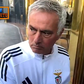 Benfica: Mourinho sai do hotel em Madrid para dar autógrafos (vídeo)