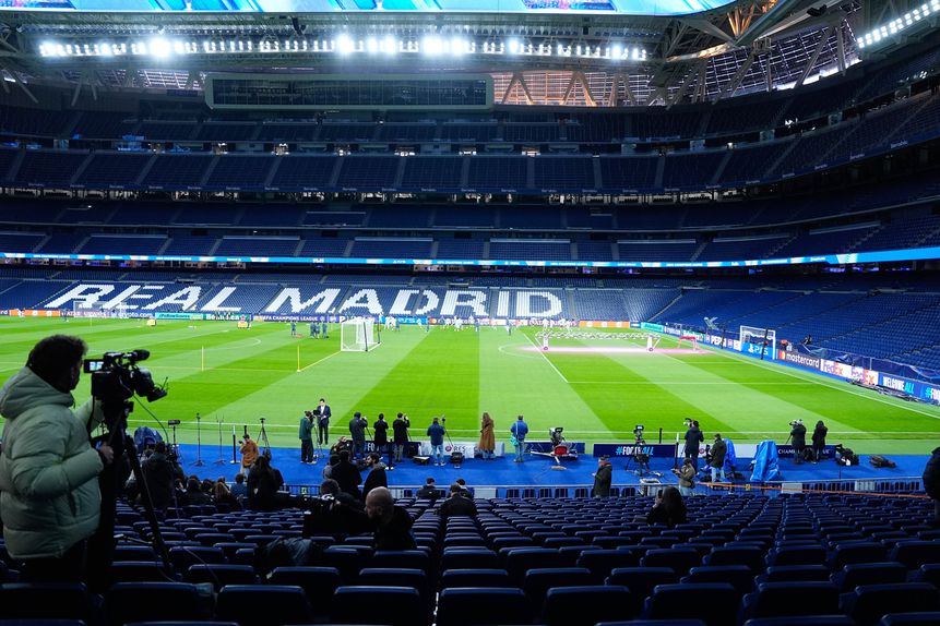 Jogo entre Real Madrid e Benfica, da segunda mão do play-off da Champions, terá lugar no Bernabéu