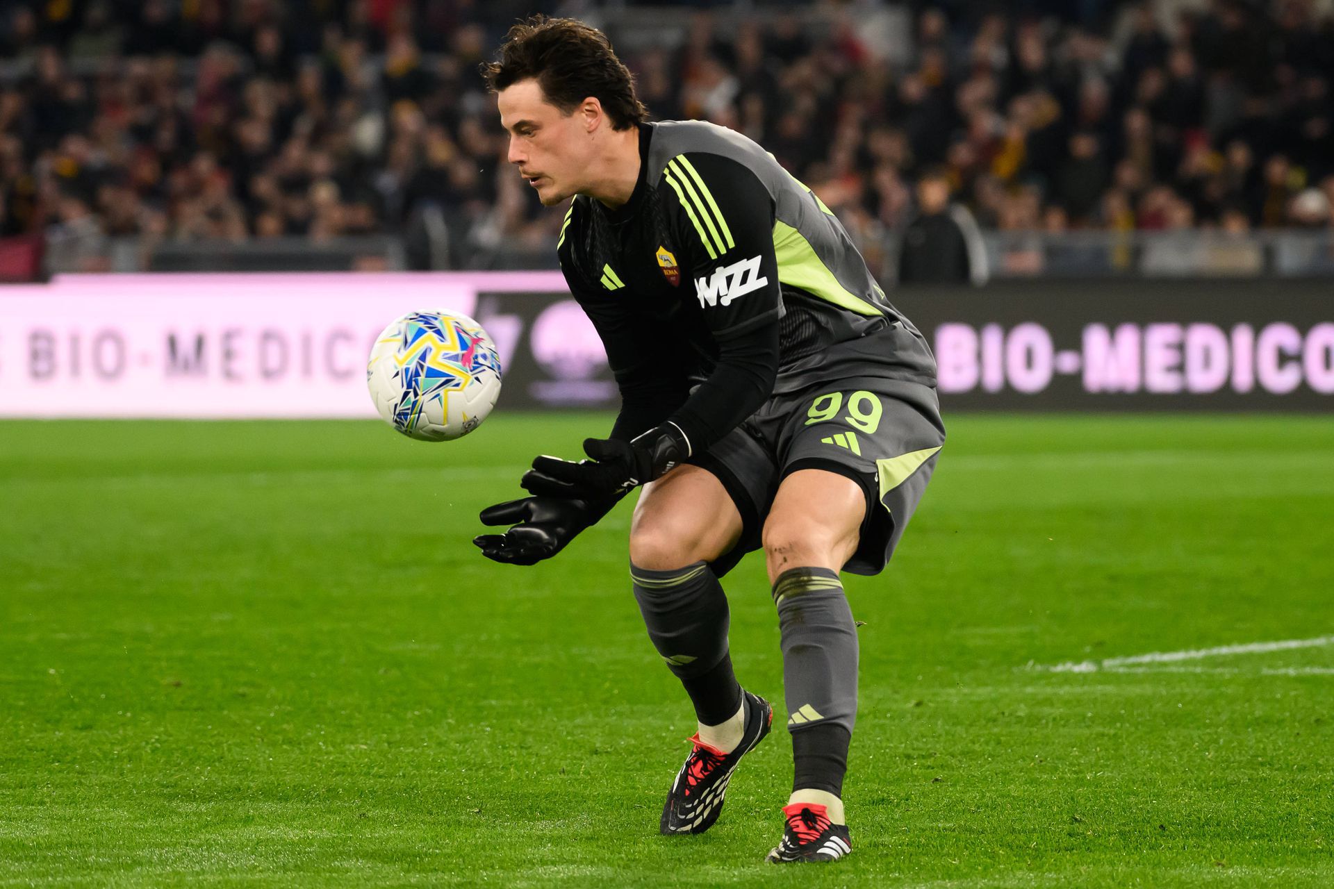 6.º - Mile Svilar, Roma (26 jogos/12 sem sofrer golos)