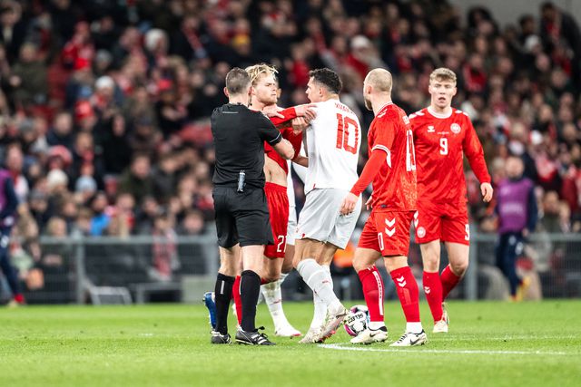 Vídeo: Xhaka queixa-se de «falta de respeito» de Hjulmand