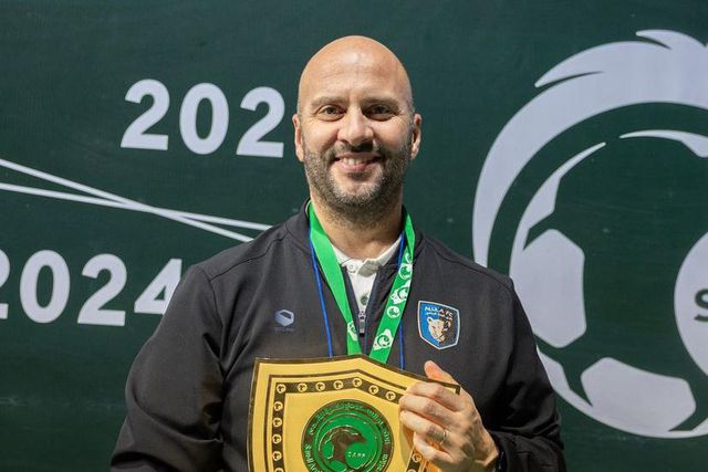 Há um treinador português campeão na Arábia Saudita