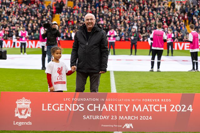 Eriksson não caminha sozinho