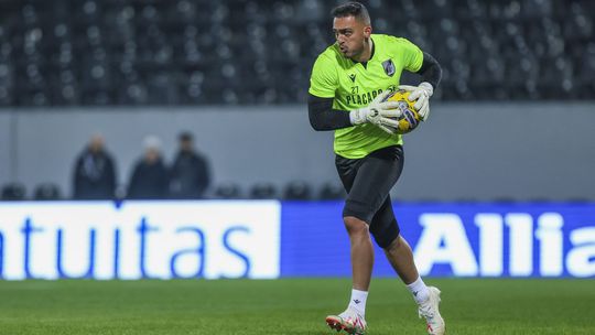 V. Guimarães: Charles reservado para a Taça com regresso de Varela