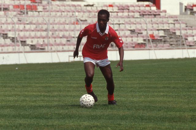 Vata recorda golo ao Marselha: «Marquei com o ombro, não com a mão»