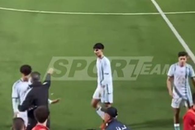 Incrível: selecionador sub-20 da Argélia à chapada aos jogadores (vídeo)