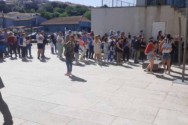 Tambores, muitos adeptos e aplausos: Pinto da Costa recebido assim na Afurada