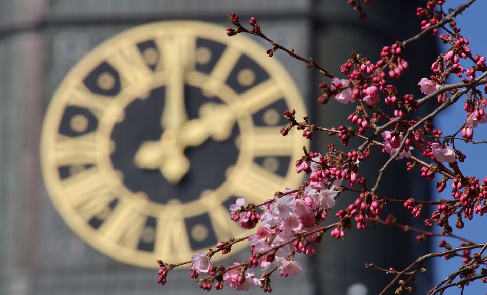 Relógios mudam para a hora de verão