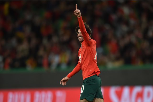 Francisco Trincão, atacante do Sporting, festeja um dos dois golos frente à Dinamarca na vitória de 5-2 de Portugal na segunda mão dos quartos de final da Liga das Nações