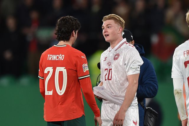 Trincão e Harder à conversa no final do Portugal, 5-Dinamarca, 2 de Alvalade, da Liga das Nações