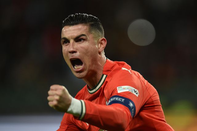 Cristiano Ronaldo celebra golo marcado à Dinamarca, nos quartos de final da Liga das Nações