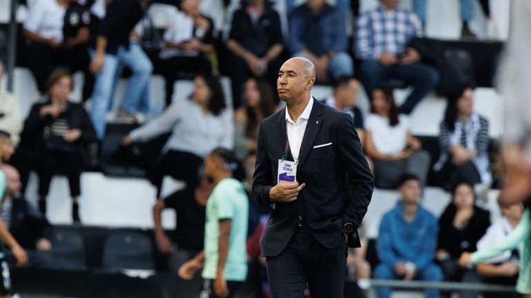 Luisão critica gestão de Textor no Botafogo e defende Renato Paiva