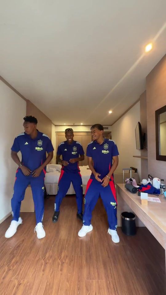 'Shake'! Como Samu, Yamal e Nico Williams celebraram vitória de Espanha