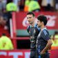 Lionel Scaloni com o adjunto Pablo Aimar em treino da Argentina