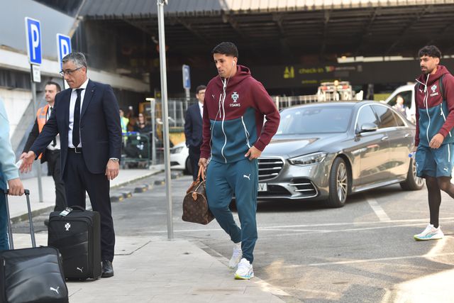 João Cancelo seguiu na comitiva. Foto: Miguel Nunes