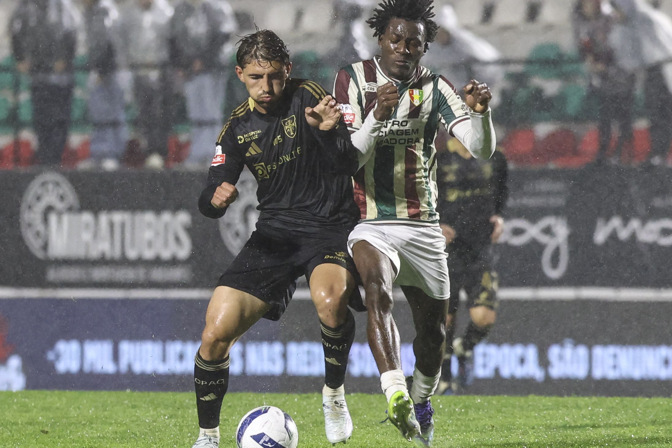 Jovem médio gaulês tem vindo a ganhar o seu espaço no seio do plantel dos tricolores - Foto: António Cotrim/LUSA