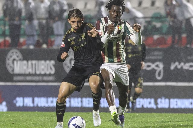 Jovem médio gaulês tem vindo a ganhar o seu espaço no seio do plantel dos tricolores - Foto: António Cotrim/LUSA