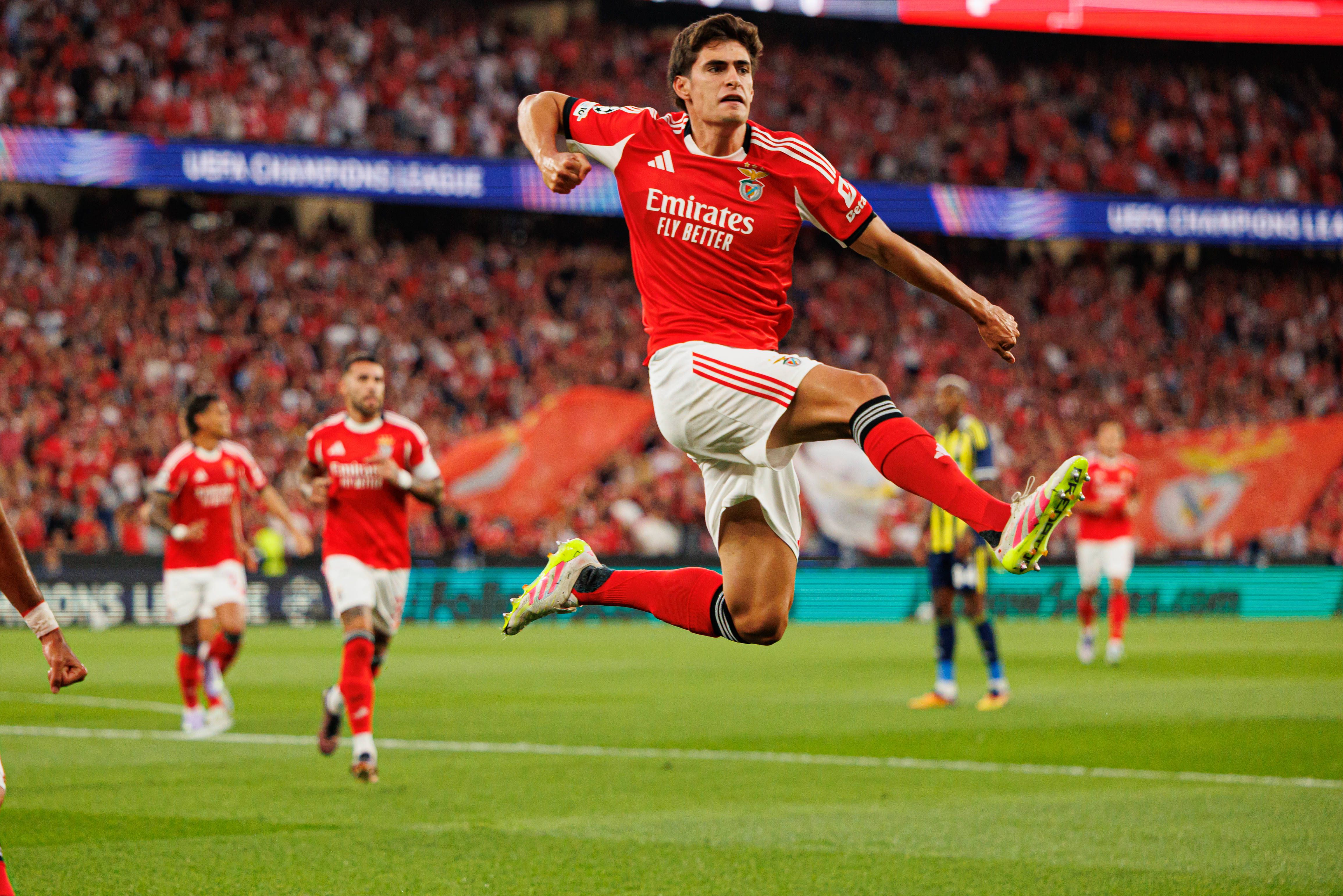 António Silva a celebrar um golo pelo Benfica no Estádio da Luz
