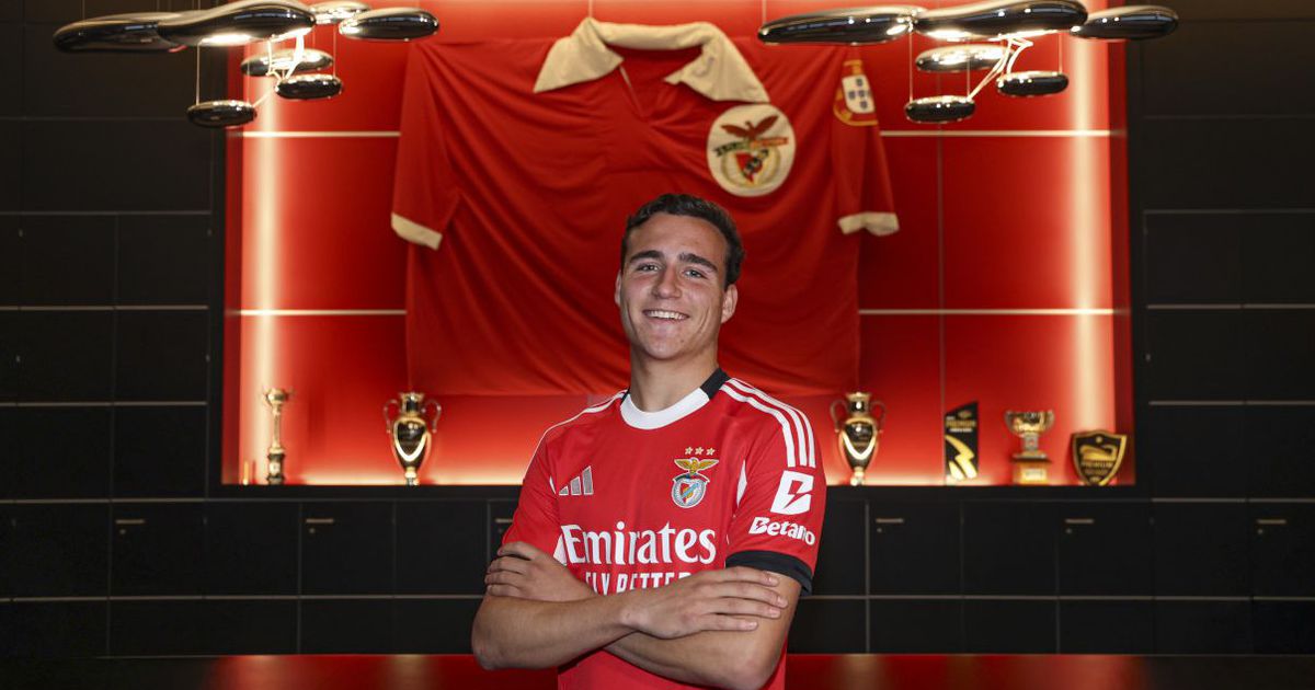 Benfica: lateral que nunca jogou noutro clube assina novo contrato