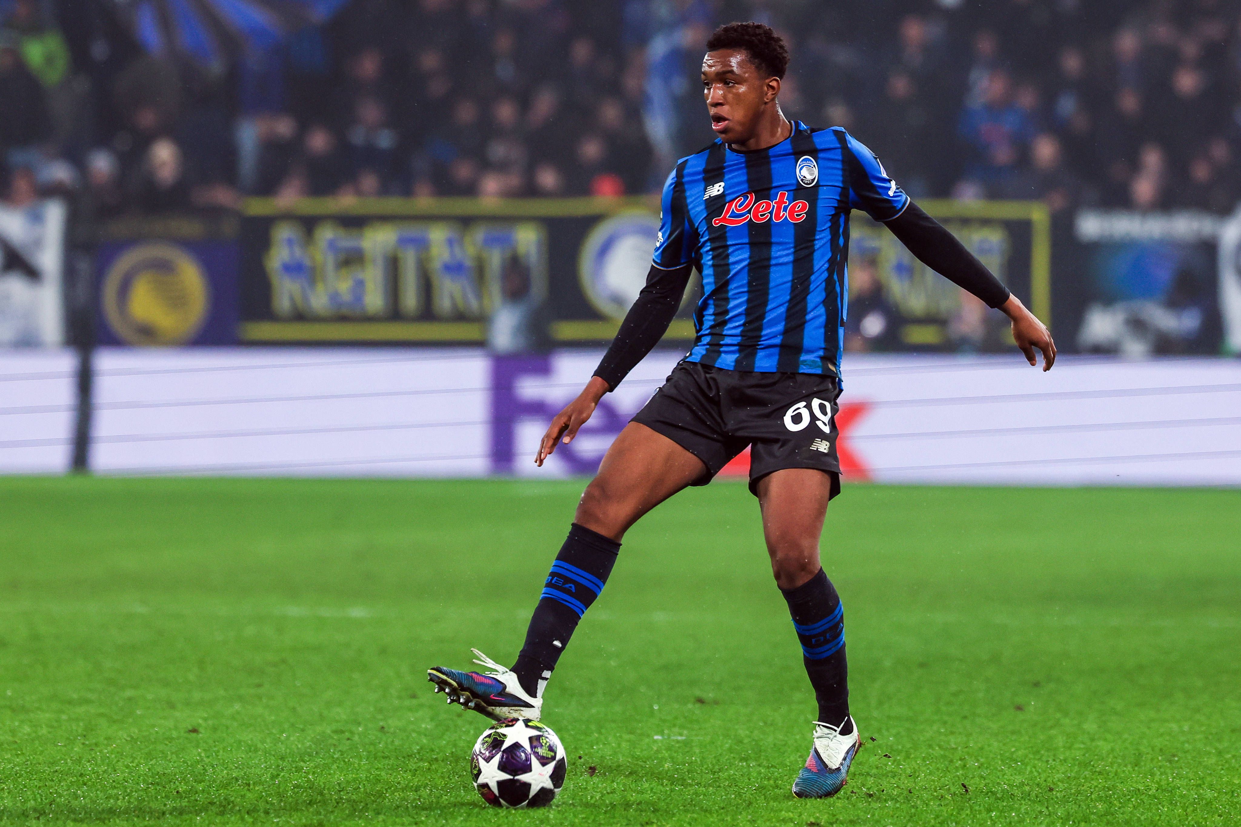 12 - Honest Ahanor (Atalanta) - Central de 18 anos