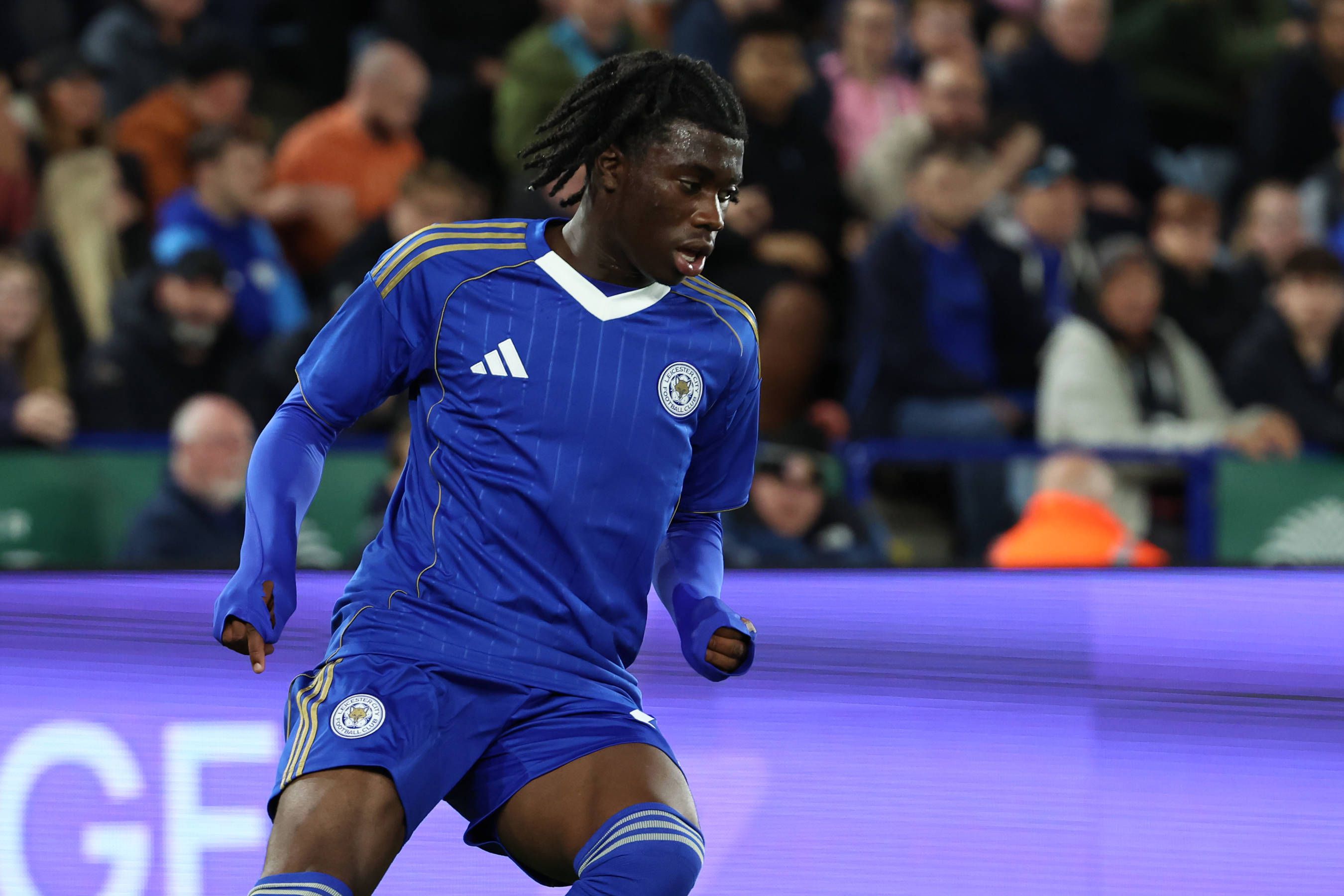 46 - Jeremy Monga (Leicester) - Extremo de 16 anos