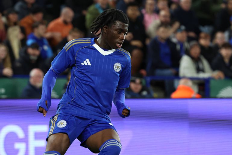 46 - Jeremy Monga (Leicester) - Extremo de 16 anos