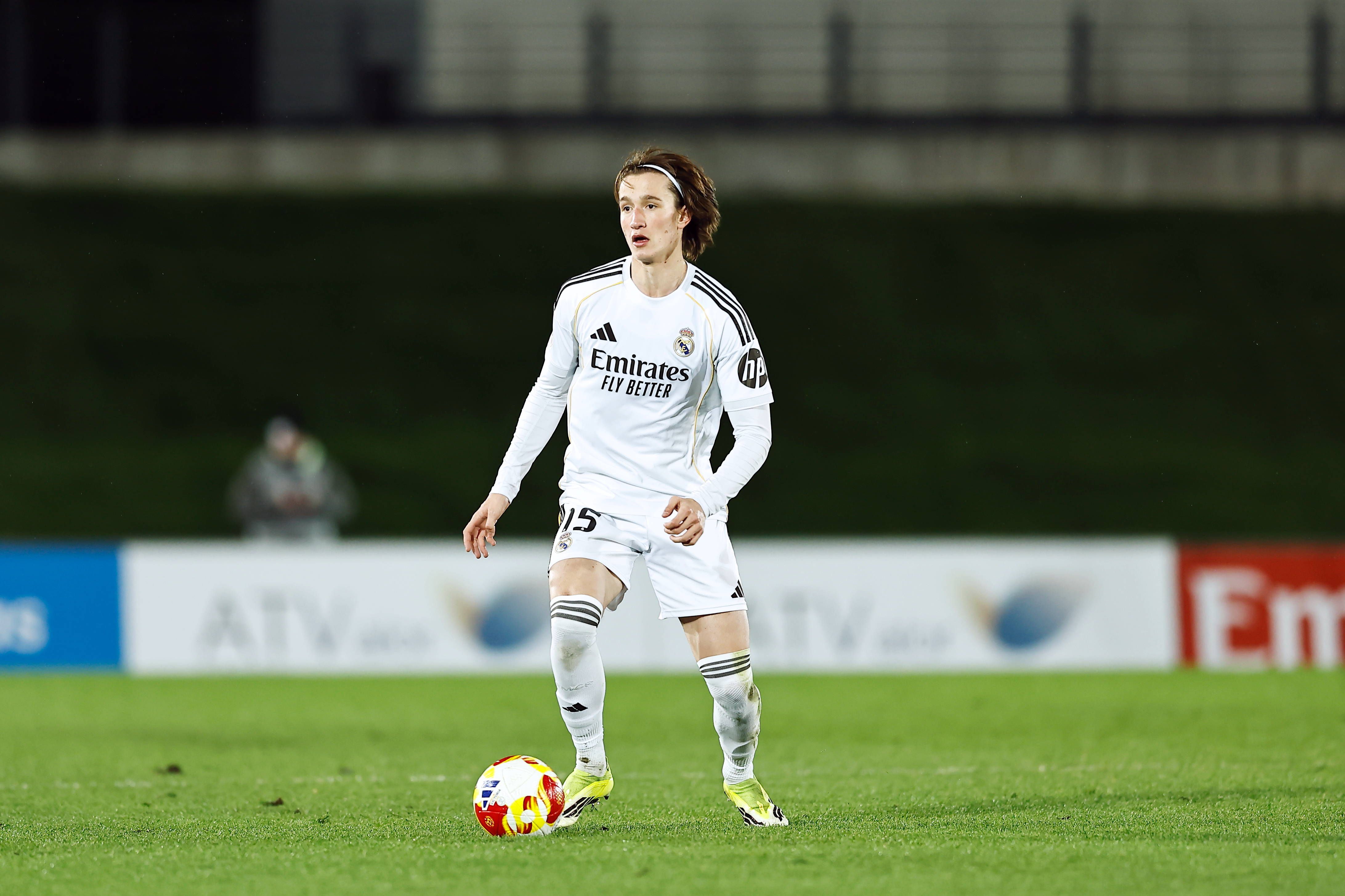 47 - Joan Martínez (Real Madrid) - Central de 18 anos