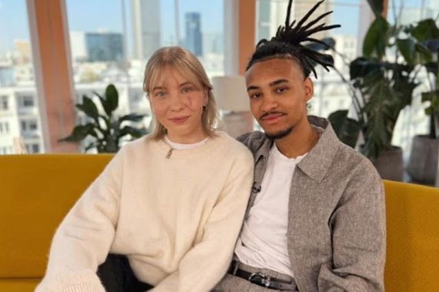 A patinadora Kamila Sellier com o marido durante uma entrevista à televisão polaca. Foto X