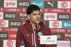 «Paulinho dava-me umas porradas nos treinos»