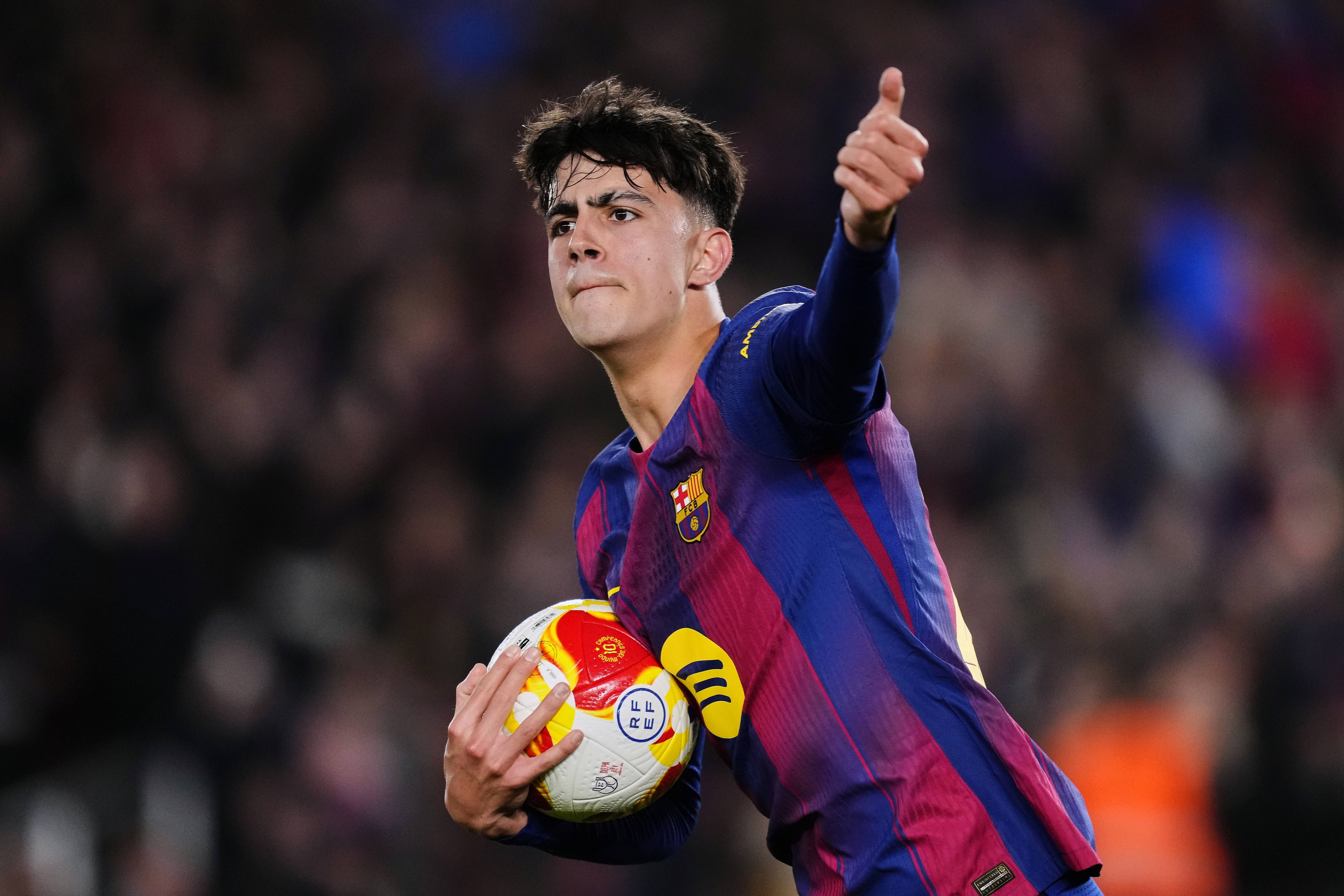 17 - Marc Bernal (Barcelona) - Médio defensivo de 18 anos