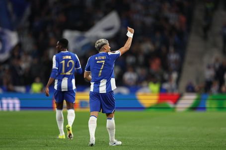 Joga no FC Porto e vê vídeos de Neymar e Vini para se inspirar: «Seleção é objetivo»