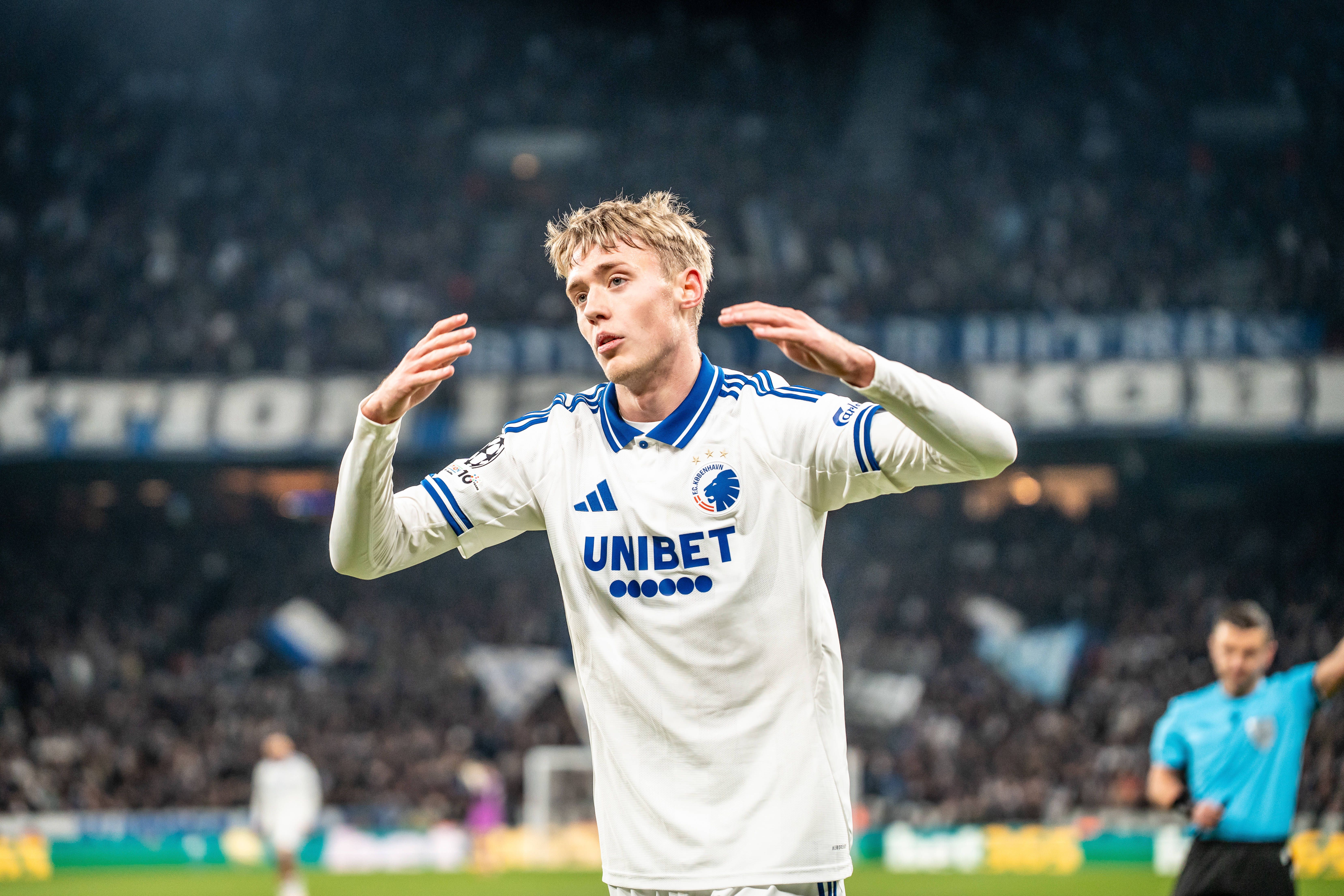 41 - Viktor Dadason (Copenhaga) - Ponta de lança de 17 anos