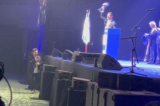 Villas-Boas fecha campanha em apoteose no Rosa Mota