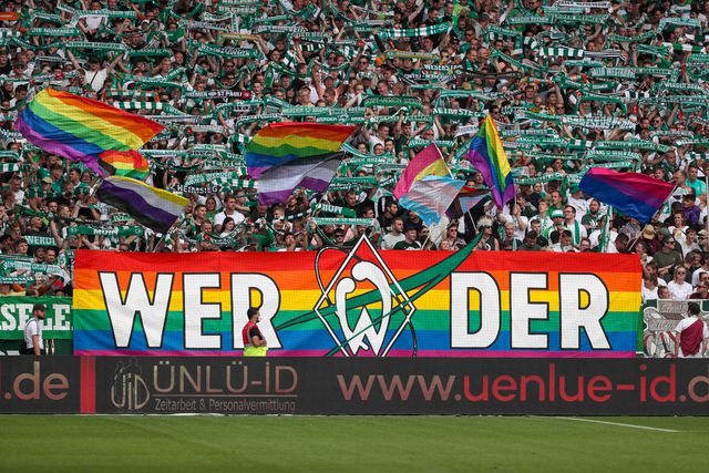 Profissionais do futebol planeiam assumir homossexualidade no mês de maio