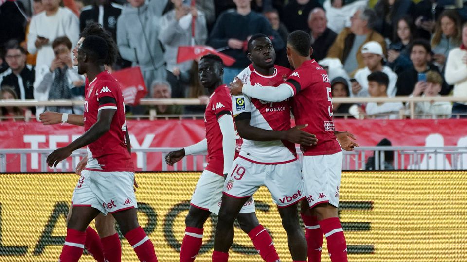 Mónaco vence Lille, de Paulo Fonseca, e adia festa do PSG