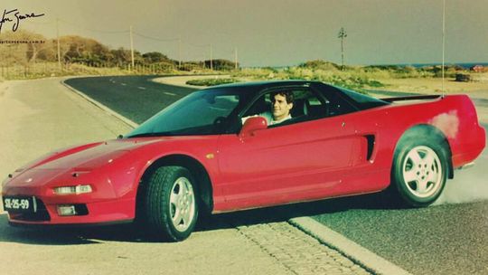 Célebre Honda NSX vermelho de Ayrton Senna à venda por valor à medida da sua fama