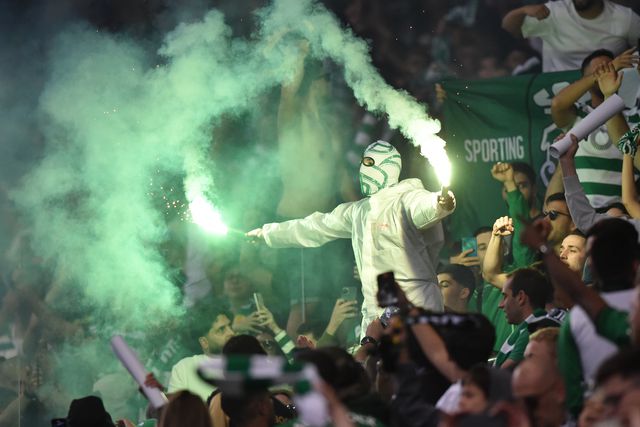 53 engenhos pirotécnicos valem multa ao Sporting