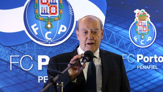 Pinto da Costa 'pica' Villas-Boas: «Quando cheguei não tinha 8 mil, tinha zero...»