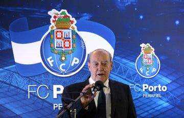 Pinto da Costa 'pica' Villas-Boas: «Quando cheguei não tinha 8 mil, tinha zero...»